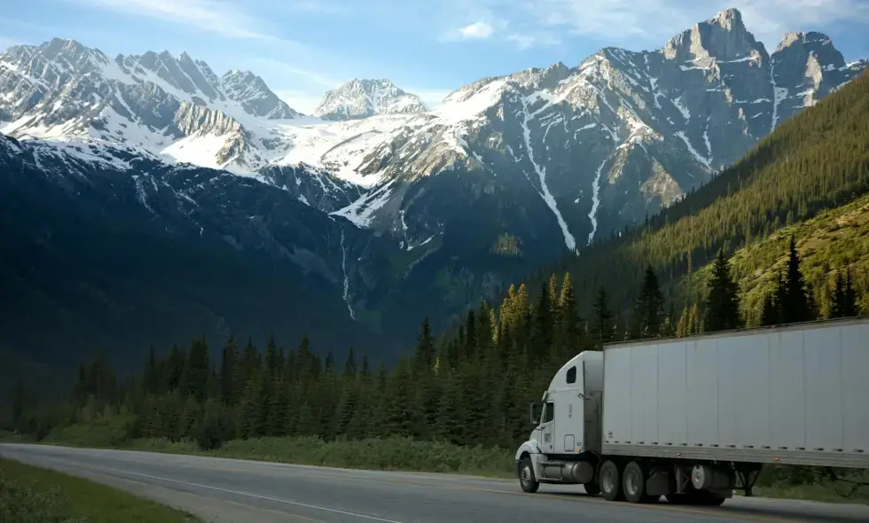 Dinspre Austria, transporturile ajung fără obstacole pe drumuri.